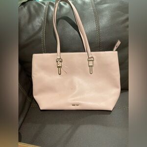 NWOT Pink women’s shoulder purse Nine West